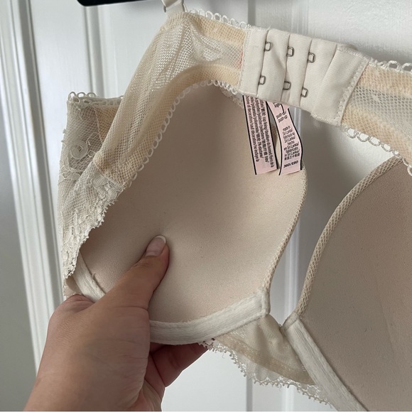 BRAND NEW VS Dream Angels Push-up Bra - Picture 5 of 6